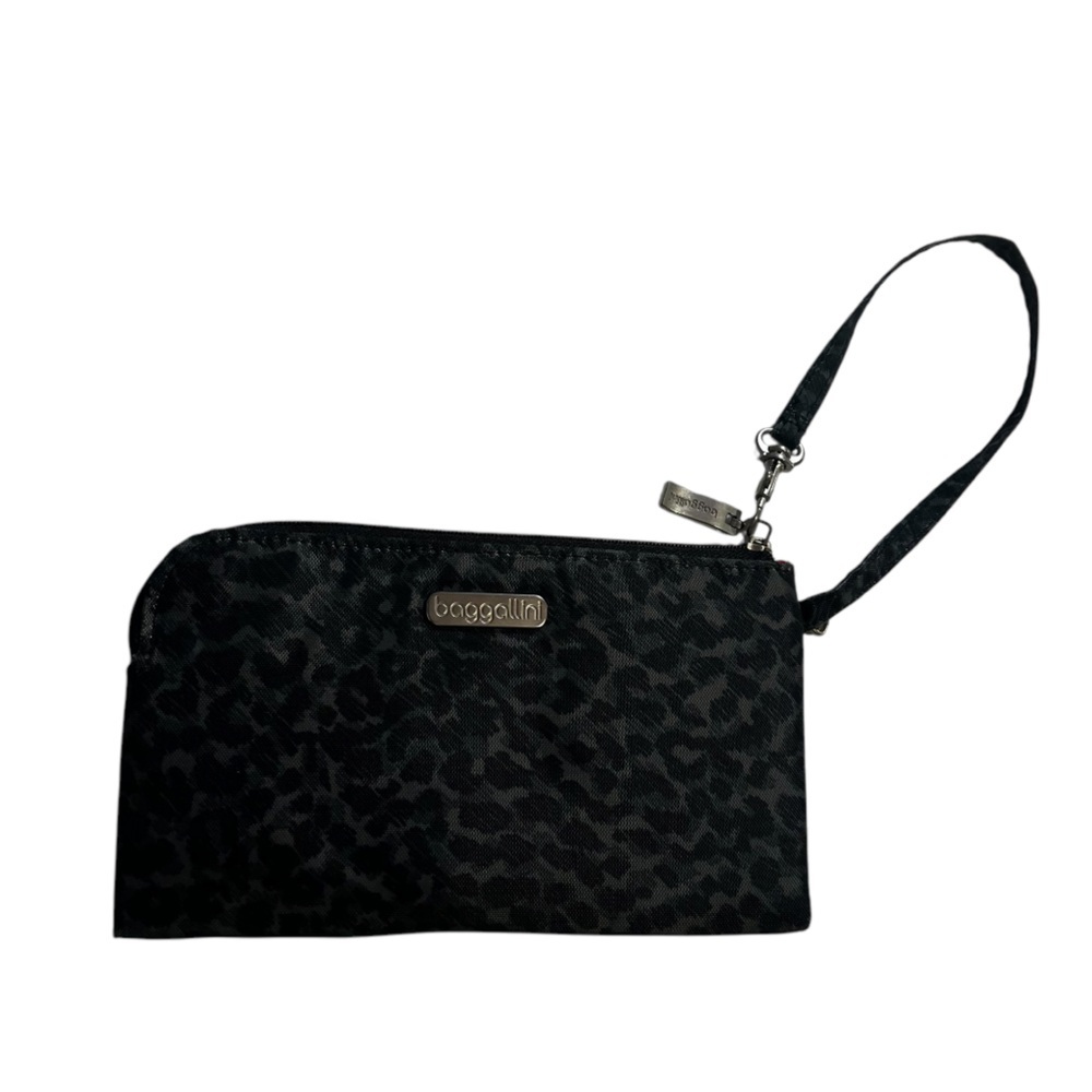 Baggallini Gray Cheetah Wristlet Nylon RFID Protected